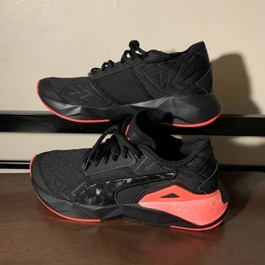 Women’s Puma Cell Plasmic Sneaker Size 7